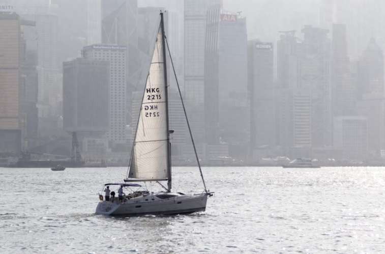 Hong Kong Insurance Buyers Urged to Heed Risks